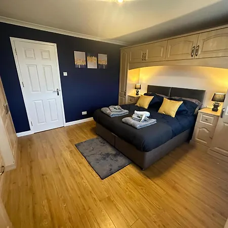 Stylish Townhouse-Sleeps 9-Free Parking Milton Keynes Exterior photo