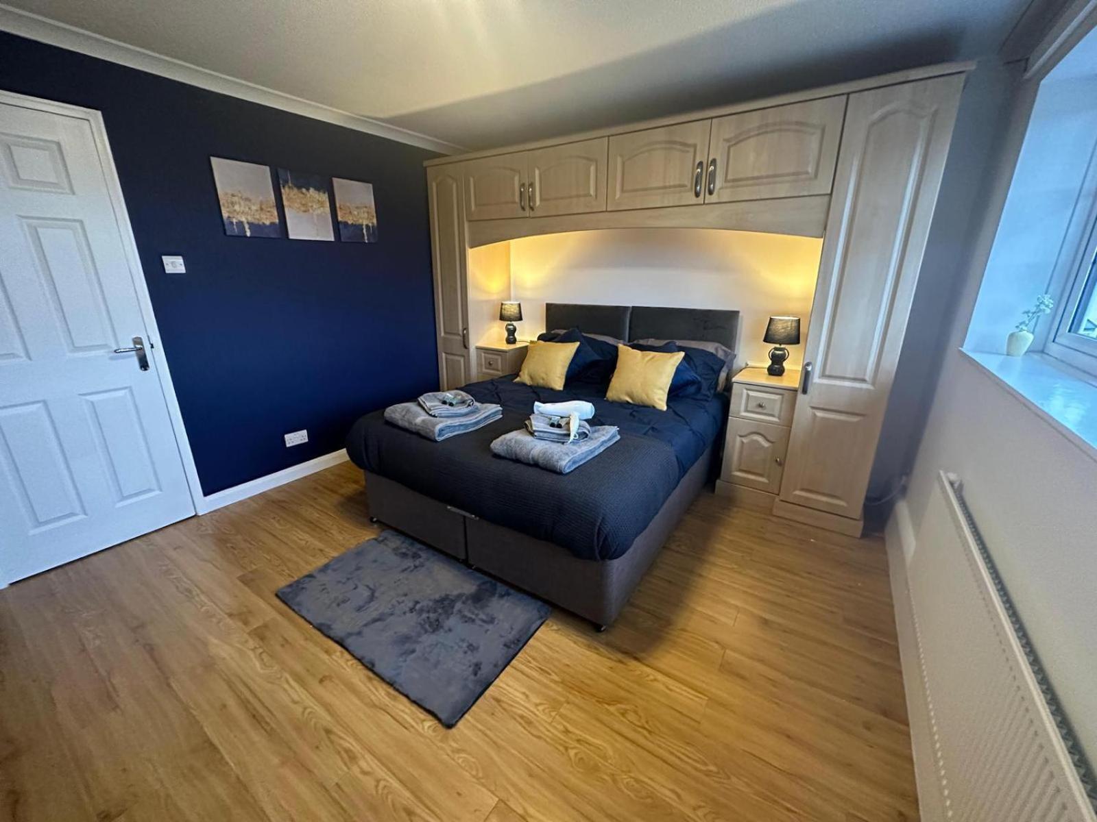 Alloggio in famiglia Stylish Townhouse-sleeps 9-free Parking